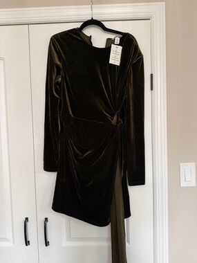 H&M Olive Green Velvet Long-Sleeve Knot Dress